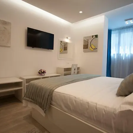 Apartman Lovret Flowers Split