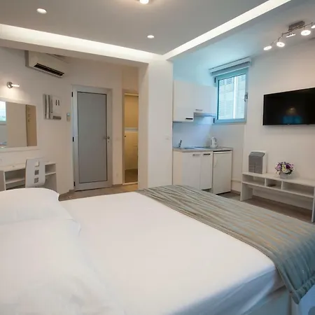 Lovret Flowers Apartman *
