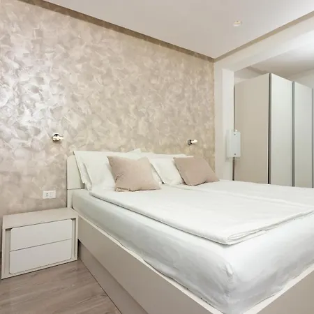 Lovret Flowers Apartment Split